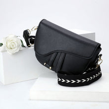 將圖片載入圖庫檢視器 JM-172 復古斜挎包半圓馬鞍包寬帶單肩小包 女包

