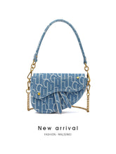 將圖片載入圖庫檢視器 JM-318 春夏新款潮小眾復古牛仔馬鞍包時尚百搭斜跨包手提包 女包
