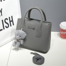 將圖片載入圖庫檢視器 JM-120 新款韓版時尚小熊女包斜挎單肩手提包 女包
