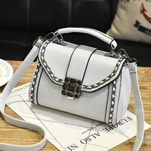 將圖片載入圖庫檢視器 JM-229 韓版新款鐵鍊小方包夏手提包時尚小包 女包
