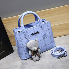 將圖片載入圖庫檢視器 JM-217 韓版時尚小熊女包斜挎單肩手提 女包

