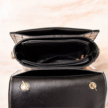 將圖片載入圖庫檢視器 JM-131 韓版單肩斜挎chic港風小方包復古鏈條 女包
