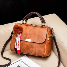 將圖片載入圖庫檢視器 JM-119 新款韓版夏季時尚單肩斜挎休閒殺手波士頓枕頭包 女包
