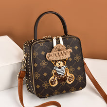 將圖片載入圖庫檢視器 JM-092 新款質感復古時尚單肩女包斜跨包小熊包 女包
