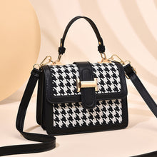 將圖片載入圖庫檢視器 JM-177 春夏新款小眾質感單肩斜挎小包女手機包時尚菱格小方包 女包
