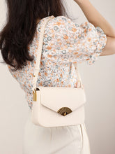 將圖片載入圖庫檢視器 JM-315 夏季質感小方包女單肩包法國復古小眾設計扇形扣斜挎包 女包
