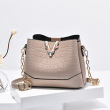 將圖片載入圖庫檢視器 JM-215 新款潮時尚寬肩帶斜挎包單肩水桶包 女包
