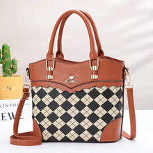 將圖片載入圖庫檢視器 JM-254 新款大容量潮流設計感通勤單肩包質感帆布托特包菱格定型包 女包

