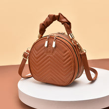 將圖片載入圖庫檢視器 JM-139-1 新款女包包單肩手提斜挎小圓包圓餅包印花夏季時尚潮 女包
