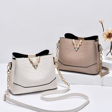 將圖片載入圖庫檢視器 JM-215 新款潮時尚寬肩帶斜挎包單肩水桶包 女包
